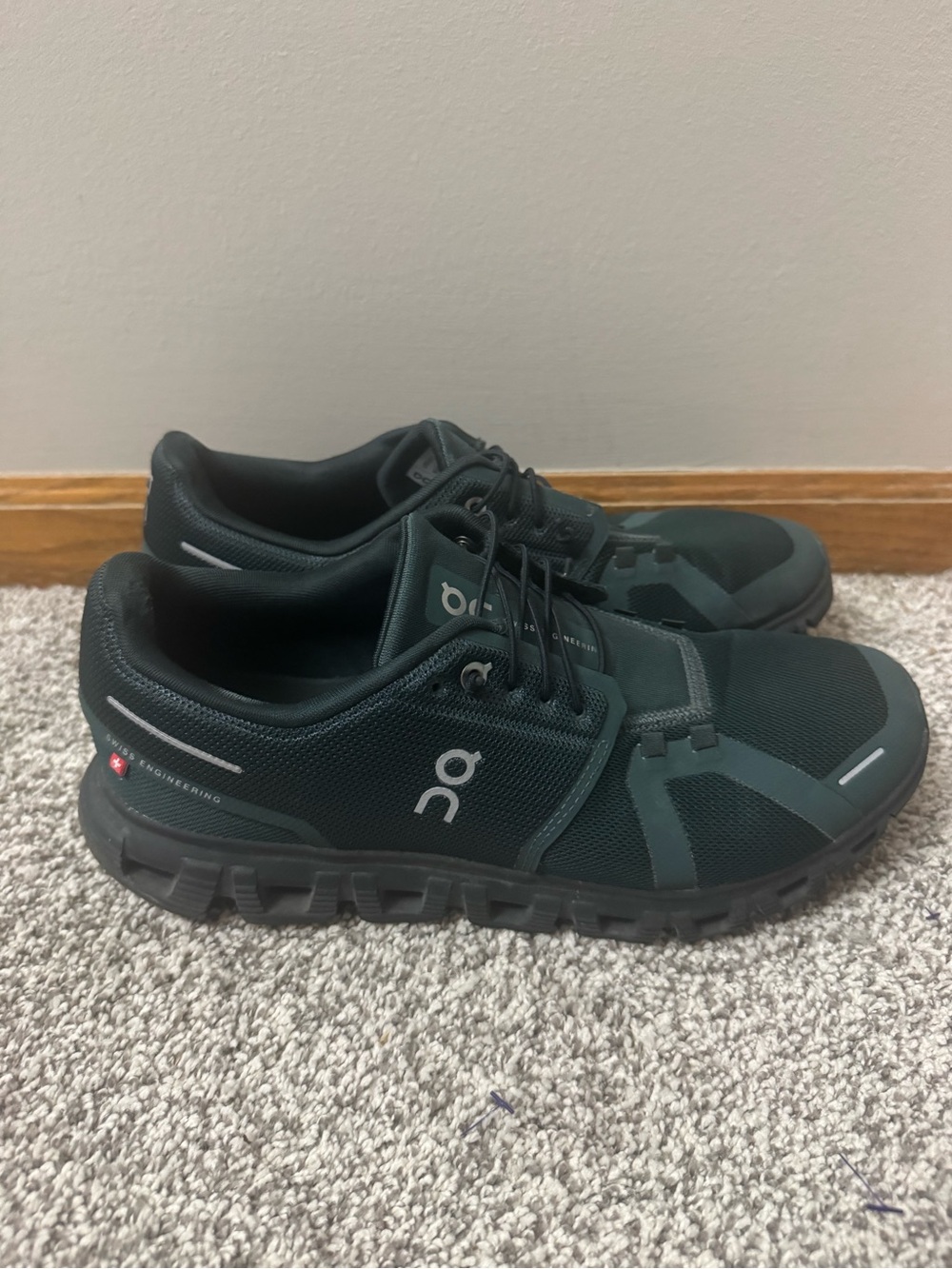 On Cloud Men’s Running Shoes Hunter Green & Black Size 10